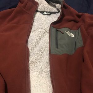 Men north face sweater